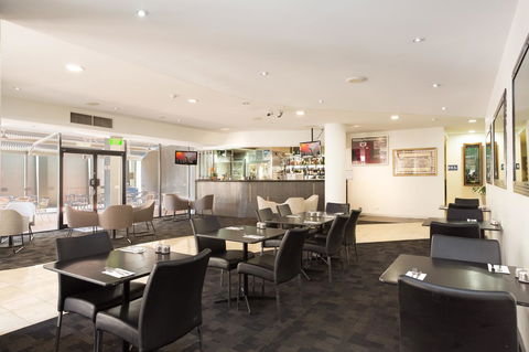 Riverside Hotel Southbank - Holiday Sunshine Coast 8