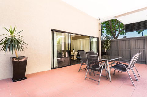 Riverside Hotel Southbank - Holiday Sunshine Coast 14