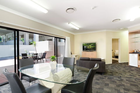 Riverside Hotel Southbank - Holiday Sunshine Coast 16