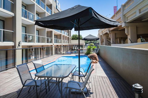 Riverside Hotel Southbank - Holiday Sunshine Coast 10