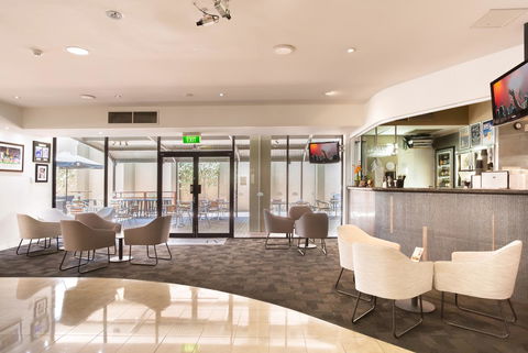 Riverside Hotel Southbank - Holiday Sunshine Coast 6