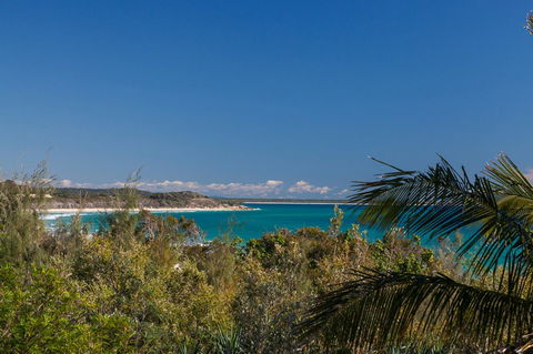 Cylinder Beach Mooloomba Unit 3 - Sunshine Coast Tourism 1