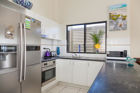 Cylinder Beach Mooloomba Unit 3 - Sunshine Coast Tourism 6