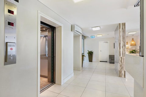 Majorca Isle Beachside Resort - Holiday Sunshine Coast 13