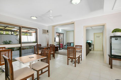 Cairns City Palms - Holiday Sunshine Coast 7