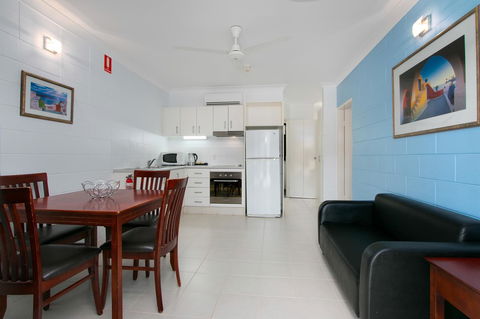 Cairns City Palms - Holiday Sunshine Coast 20