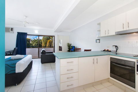 Cairns City Palms - Holiday Sunshine Coast 13