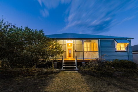 Apple Blossom Cottages - Sunshine Coast Tourism 0