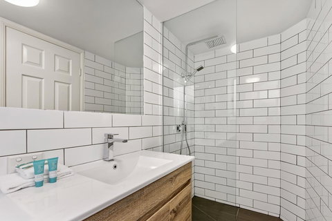 Dockside Apartments Mooloolaba - Sunshine Coast Tourism 2