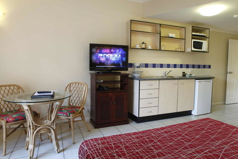 Bay Villas Resort - Sunshine Coast Tourism 8