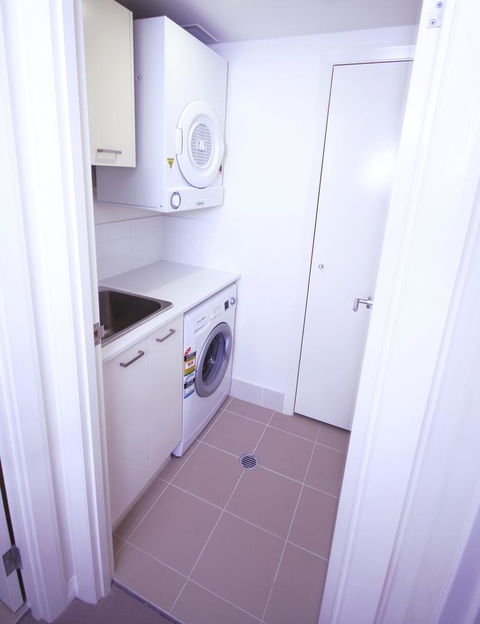 Domain Serviced Apartments - Sunshine Coast Tourism 4