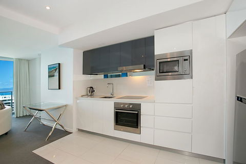 Number 1 H Residences - WiFi, Parking & More By Gold Coast Holidays - Holiday Sunshine Coast 2