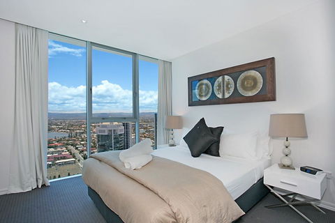Number 1 H Residences - WiFi, Parking & More By Gold Coast Holidays - Holiday Sunshine Coast 5