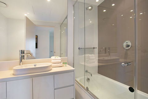 Number 1 H Residences - WiFi, Parking & More By Gold Coast Holidays - Holiday Sunshine Coast 3