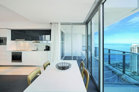 Number 1 H Residences - WiFi, Parking & More By Gold Coast Holidays - Holiday Sunshine Coast 19