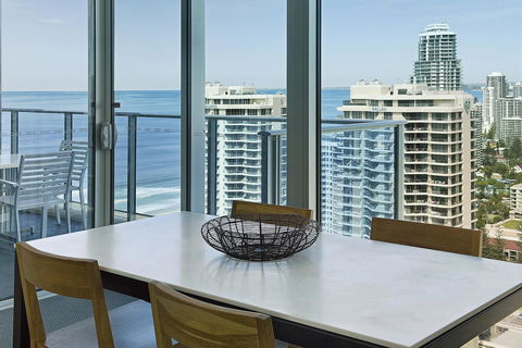 Number 1 H Residences - WiFi, Parking & More By Gold Coast Holidays - Holiday Sunshine Coast 17