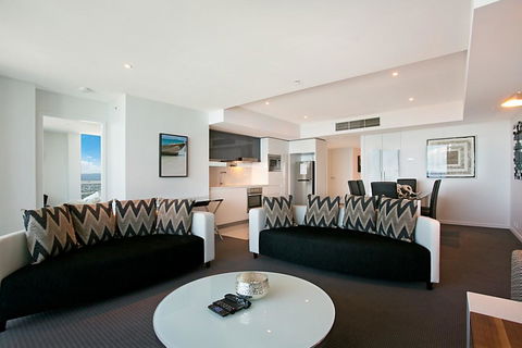Number 1 H Residences - WiFi, Parking & More By Gold Coast Holidays - Holiday Sunshine Coast 11