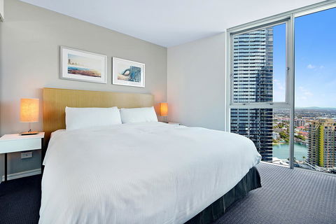 Number 1 H Residences - WiFi, Parking & More By Gold Coast Holidays - Holiday Sunshine Coast 32