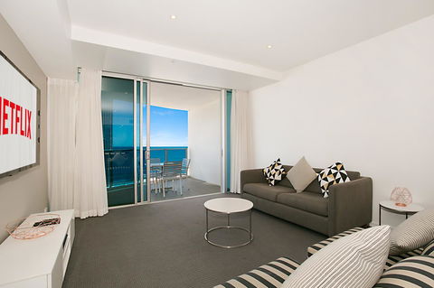 Number 1 H Residences - WiFi, Parking & More By Gold Coast Holidays - Holiday Sunshine Coast 0