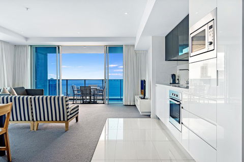 Number 1 H Residences - WiFi, Parking & More By Gold Coast Holidays - Holiday Sunshine Coast 37