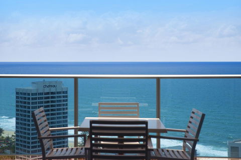 Number 1 H Residences - WiFi, Parking & More By Gold Coast Holidays - Holiday Sunshine Coast 27