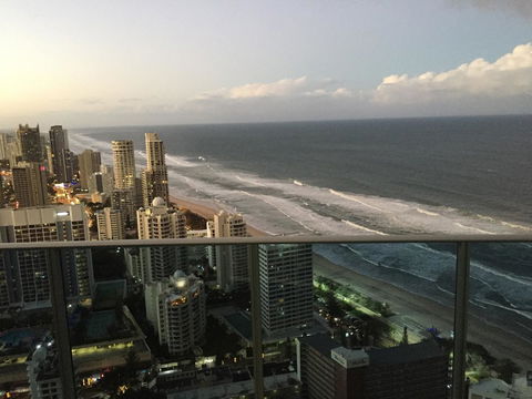 Number 1 H Residences - WiFi, Parking & More By Gold Coast Holidays - Holiday Sunshine Coast 23
