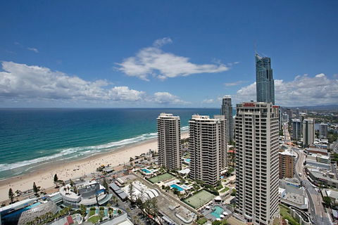 Number 1 H Residences - WiFi, Parking & More By Gold Coast Holidays - Holiday Sunshine Coast 9
