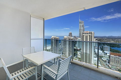 Number 1 H Residences - WiFi, Parking & More By Gold Coast Holidays - Holiday Sunshine Coast 21