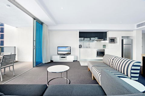 Number 1 H Residences - WiFi, Parking & More By Gold Coast Holidays - Holiday Sunshine Coast 34