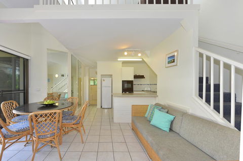 Driftwood Mantaray - Official Onsite Reception And Check In - Sunshine Coast Tourism 24