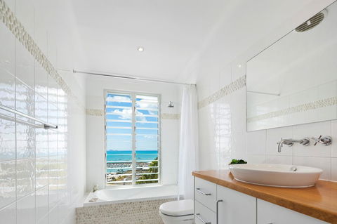 Nautilus On The Hill - Airlie Beach - Holiday Sunshine Coast 34