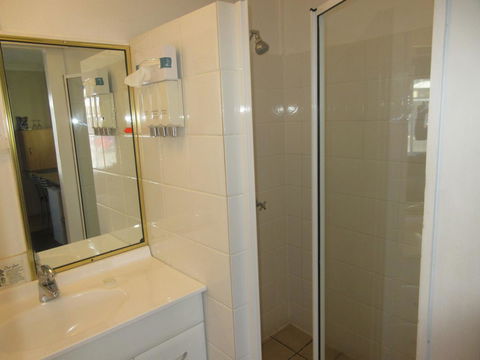 Riviera On Ruthven - Sunshine Coast Tourism 7