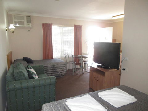 Riviera On Ruthven - Sunshine Coast Tourism 4