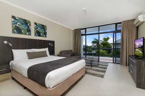 Sunshine Tower Hotel - Sunshine Coast Tourism 1