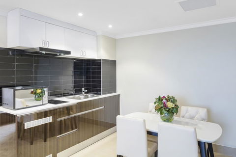Hotel Diana - Holiday Sunshine Coast 41