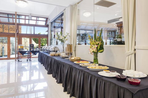 Hotel Diana - Holiday Sunshine Coast 6