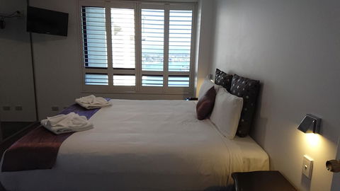 Surfers Hawaiian Holiday Apartments - Sunshine Coast Tourism 10