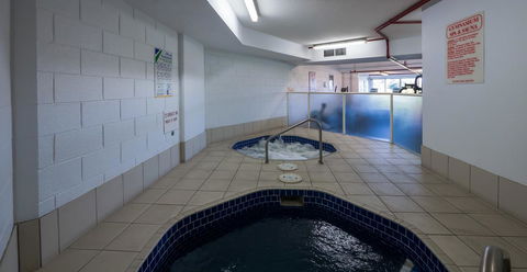 Surfers Hawaiian Holiday Apartments - Sunshine Coast Tourism 20