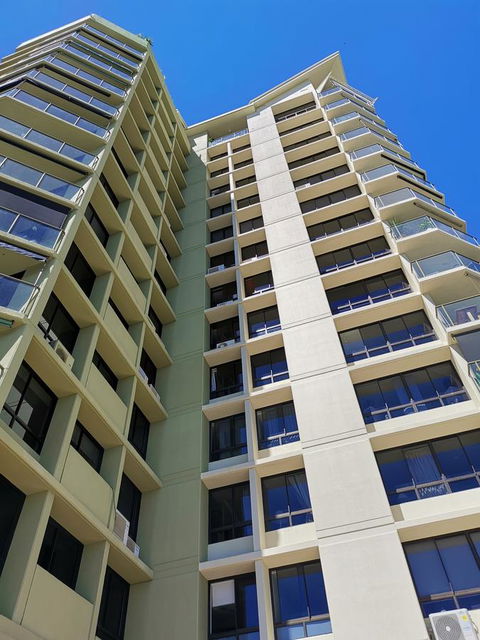 Surfers Hawaiian Holiday Apartments - Sunshine Coast Tourism 7