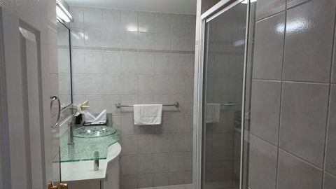 Surfers Hawaiian Holiday Apartments - Sunshine Coast Tourism 12
