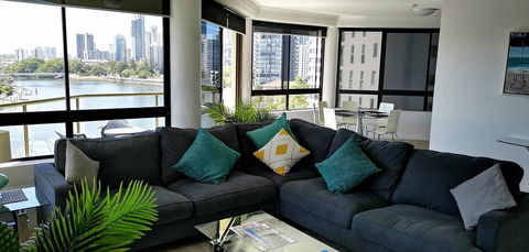 Surfers Hawaiian Holiday Apartments - Sunshine Coast Tourism 2