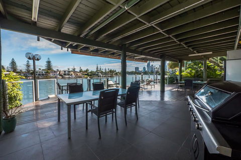 Surfers Hawaiian Holiday Apartments - Sunshine Coast Tourism 31