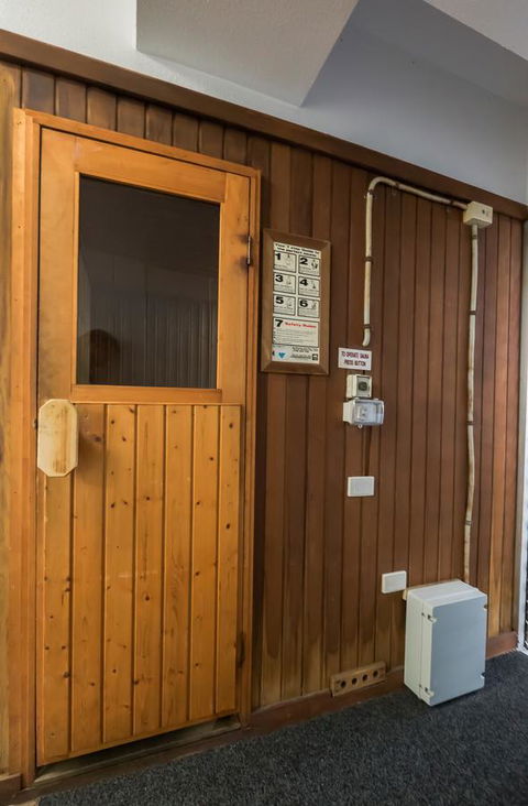 Surfers Hawaiian Holiday Apartments - Sunshine Coast Tourism 33