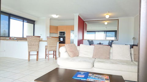 Surfers Hawaiian Holiday Apartments - Sunshine Coast Tourism 18