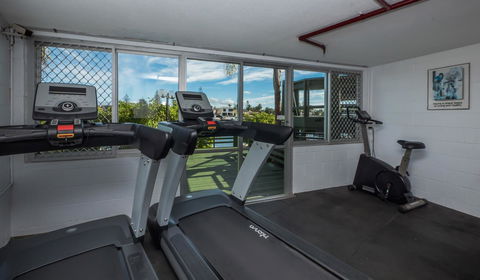 Surfers Hawaiian Holiday Apartments - Sunshine Coast Tourism 21