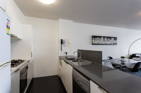Oxygen Apartments - Sunshine Coast Tourism 11