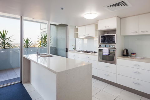 Oxygen Apartments - Sunshine Coast Tourism 4