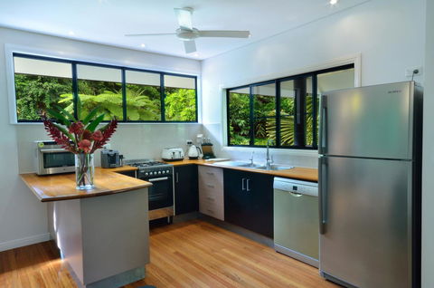 Misty Mountains Rainforest Retreat - Sunshine Coast Tourism 4