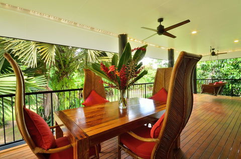 Misty Mountains Rainforest Retreat - Sunshine Coast Tourism 9
