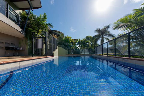 Paradise Penthouse At Waves - Airlie Beach - Holiday Sunshine Coast 1